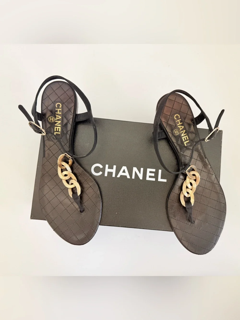CHANEL 09P Black Quilted Leather Gold Chain CC Thong Sandals EU 38